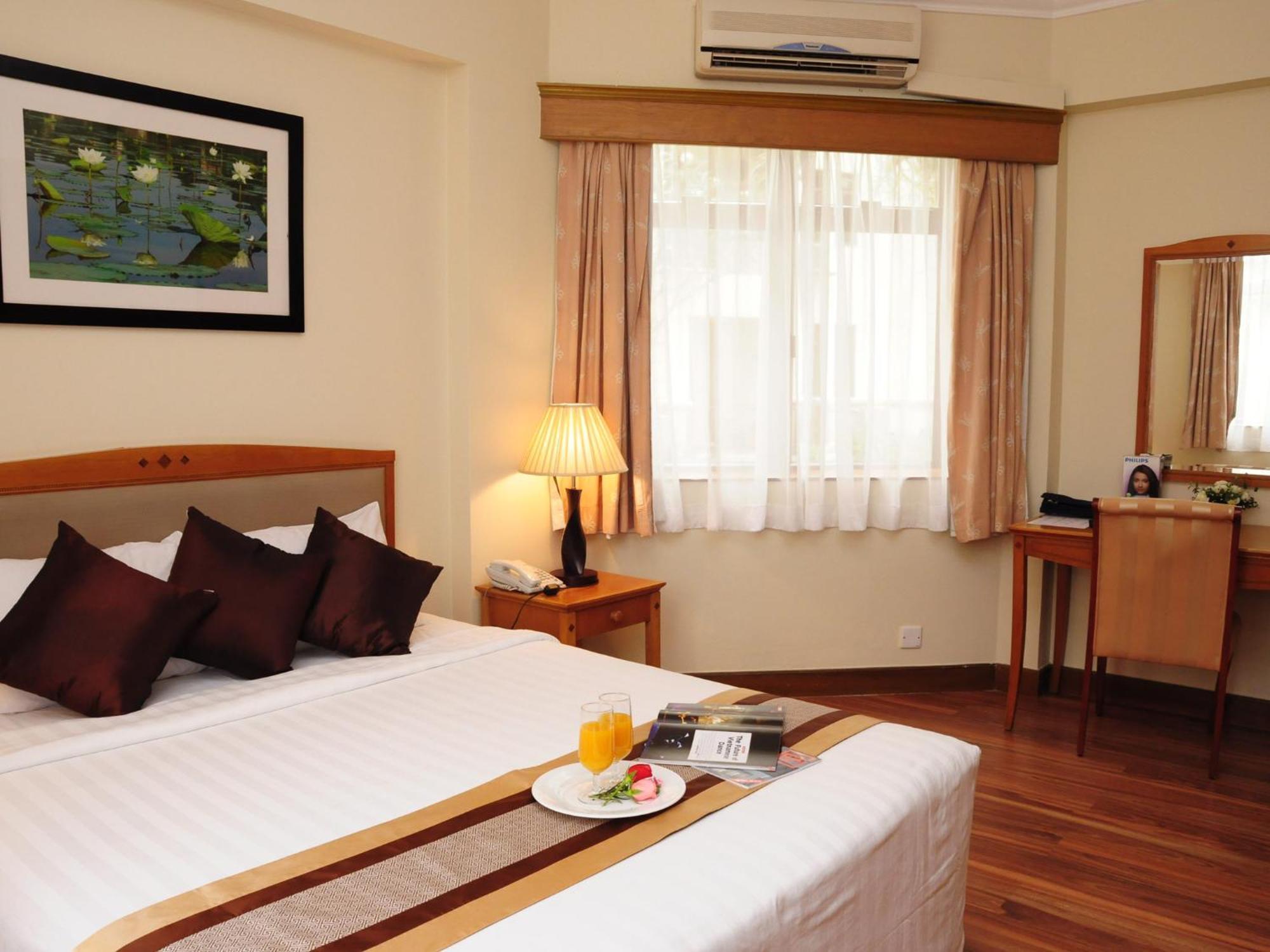 Riverside Serviced Apartments Хошимин Стая снимка