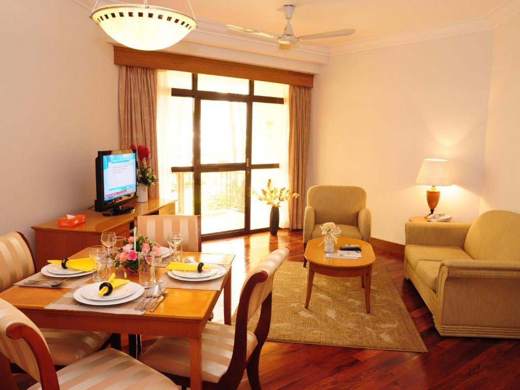 Riverside Serviced Apartments Хошимин Стая снимка