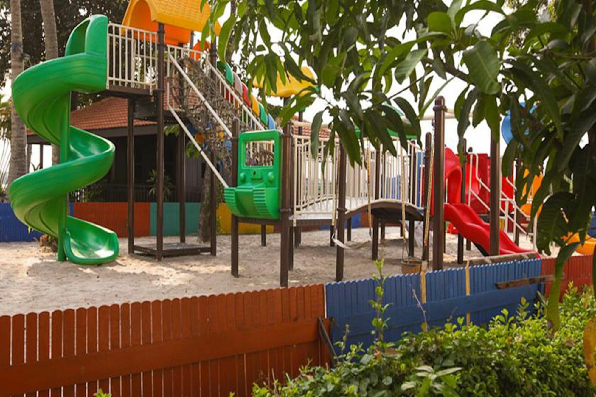 Riverside Serviced Apartments Хошимин Екстериор снимка